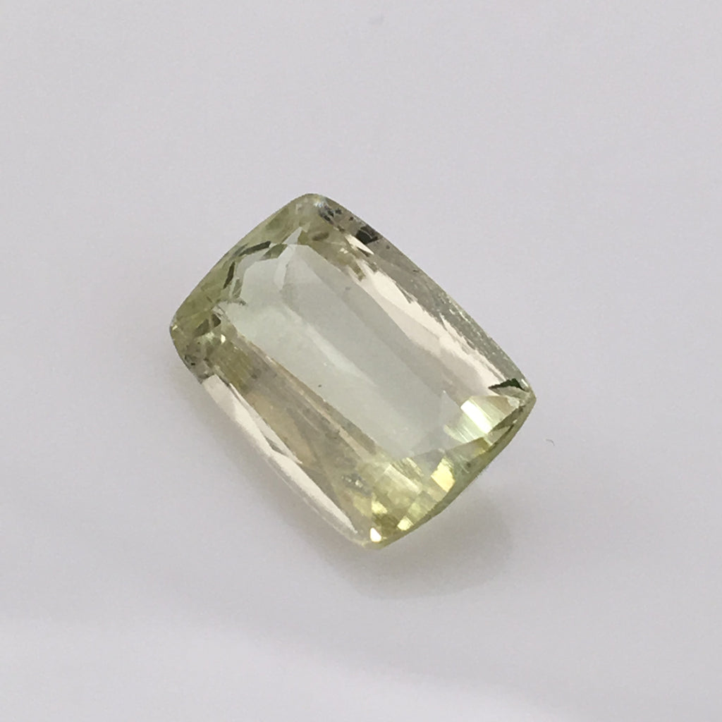 4.8 carat Hiddenite Gemstone - Colonial Gems
